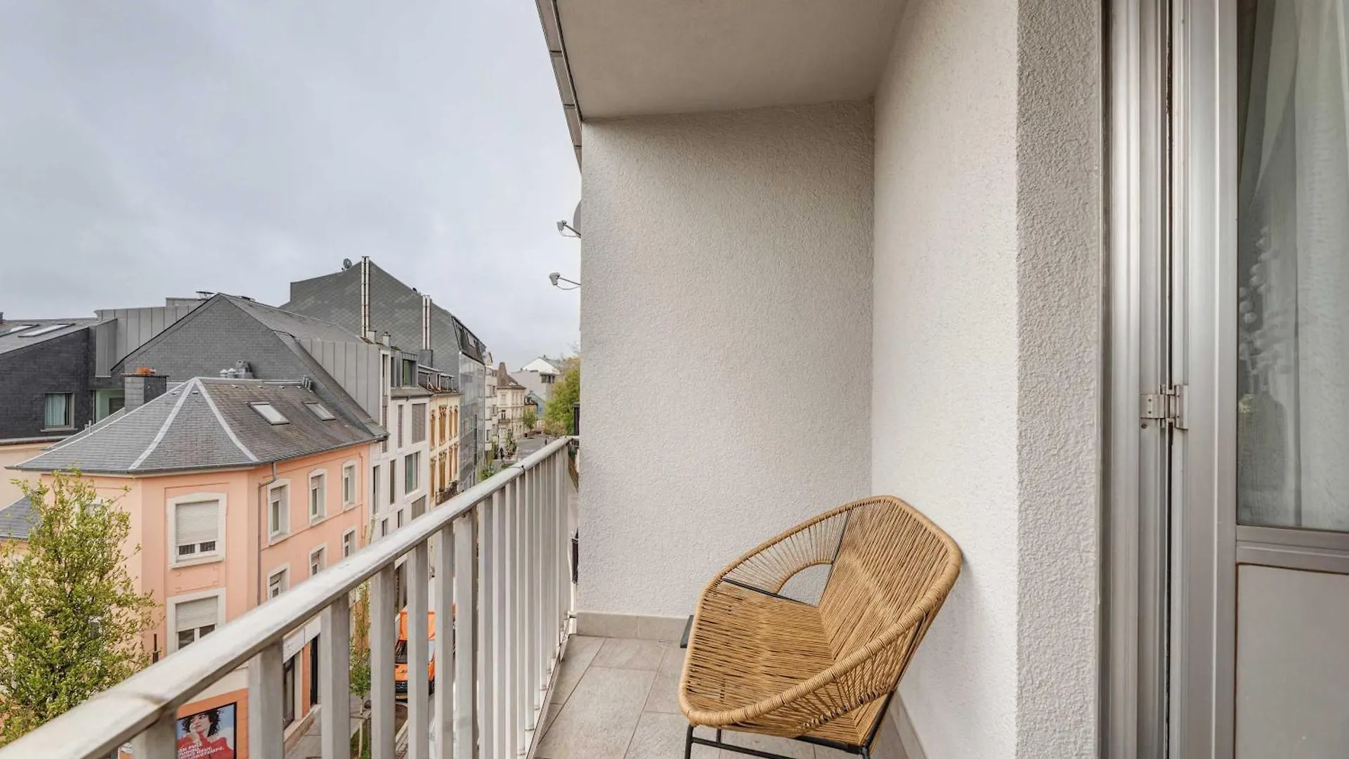 Cozy Limpertsberg Studio With Balcony Luxembourg Apartment
