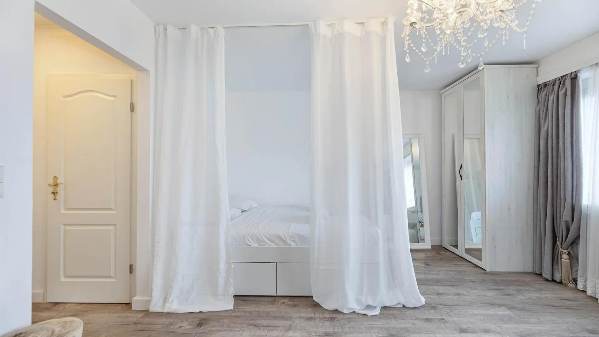 Cozy Limpertsberg Studio With Balcony Luxembourg